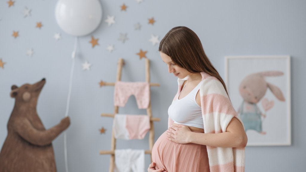 Lựa chọn quần áo thoải mái cho bà bầu trong suốt 9 tháng mang thai